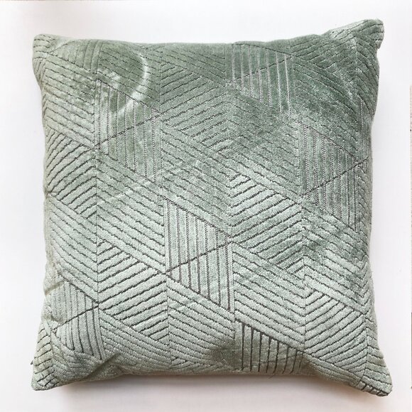 WEST ELM Geo Facet Velvet Pillow Cover, Eucalyptus, 20"x20" - Picture 3 of 9